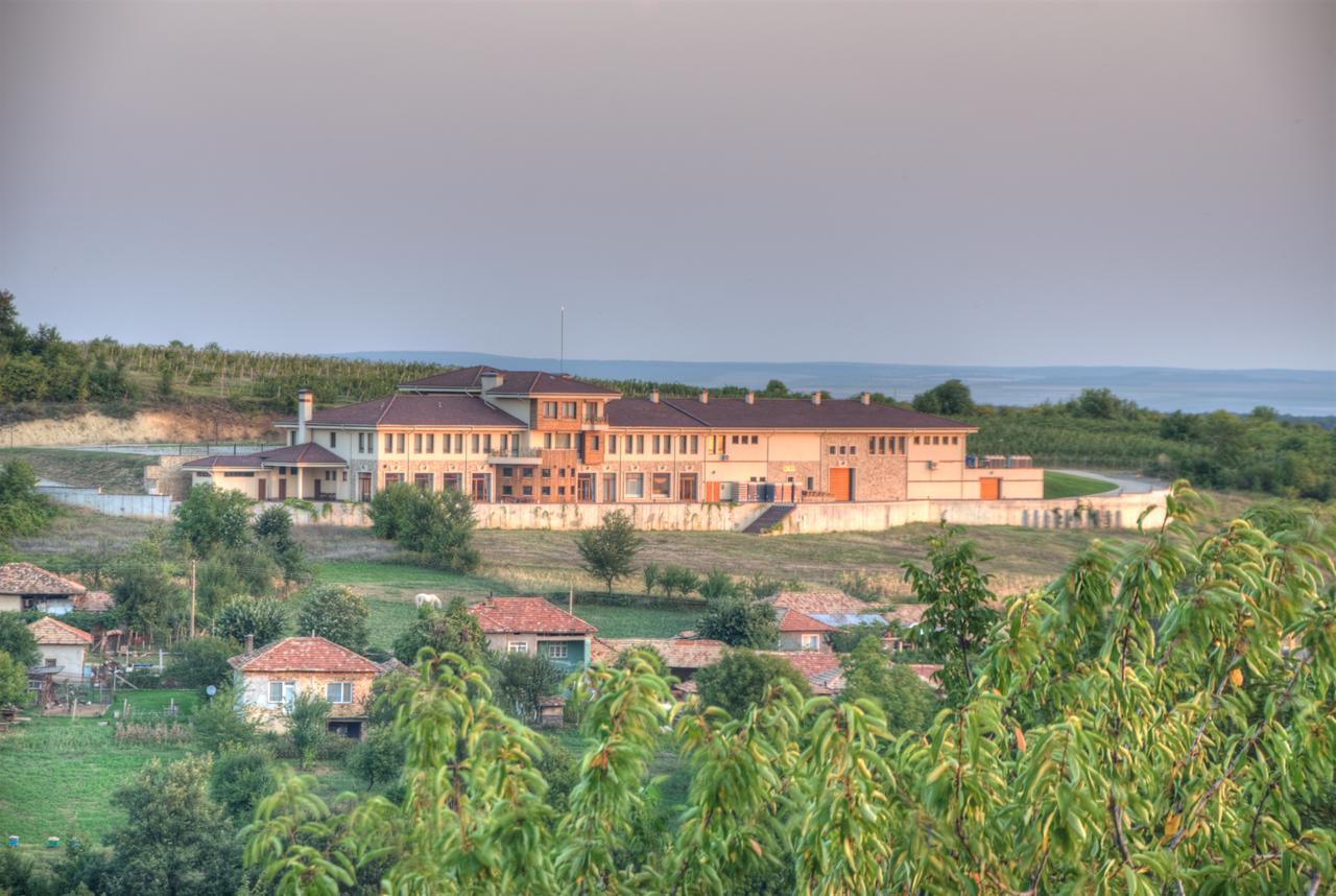 Hotel Chateau Des Bergers Targovishte  Exteriör bild